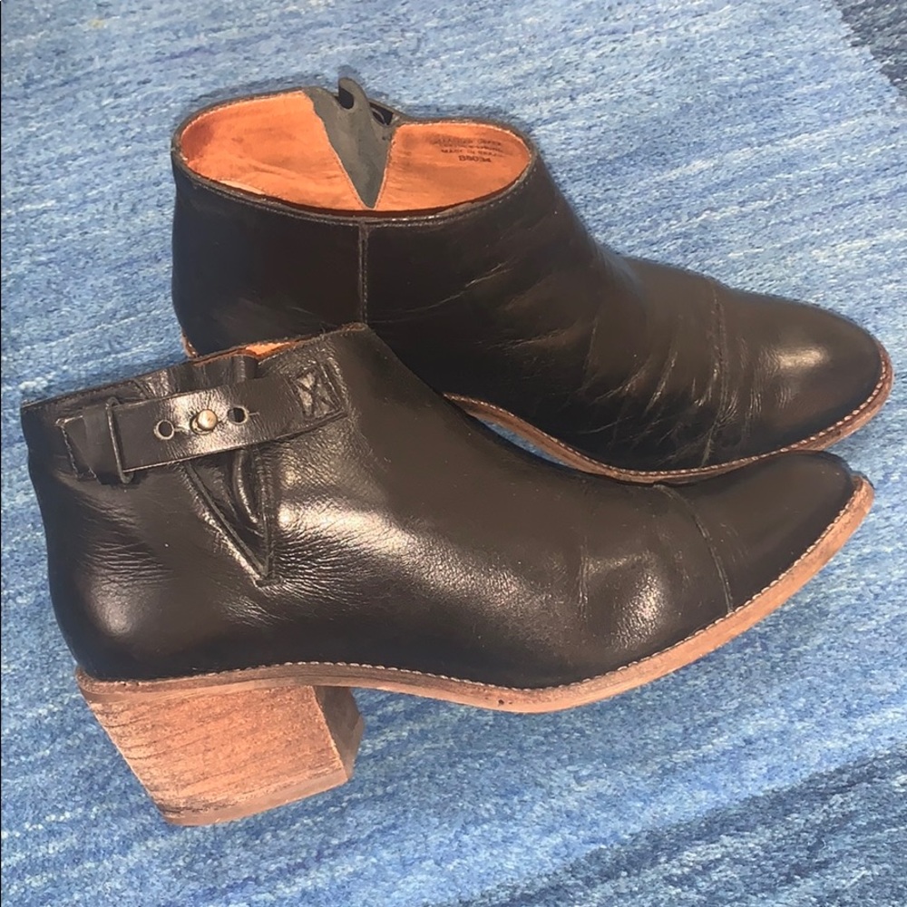 Madewell Cap-Toe Collar Stud Black Booties